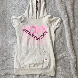 Size small in girls pony short sleeve hoodie